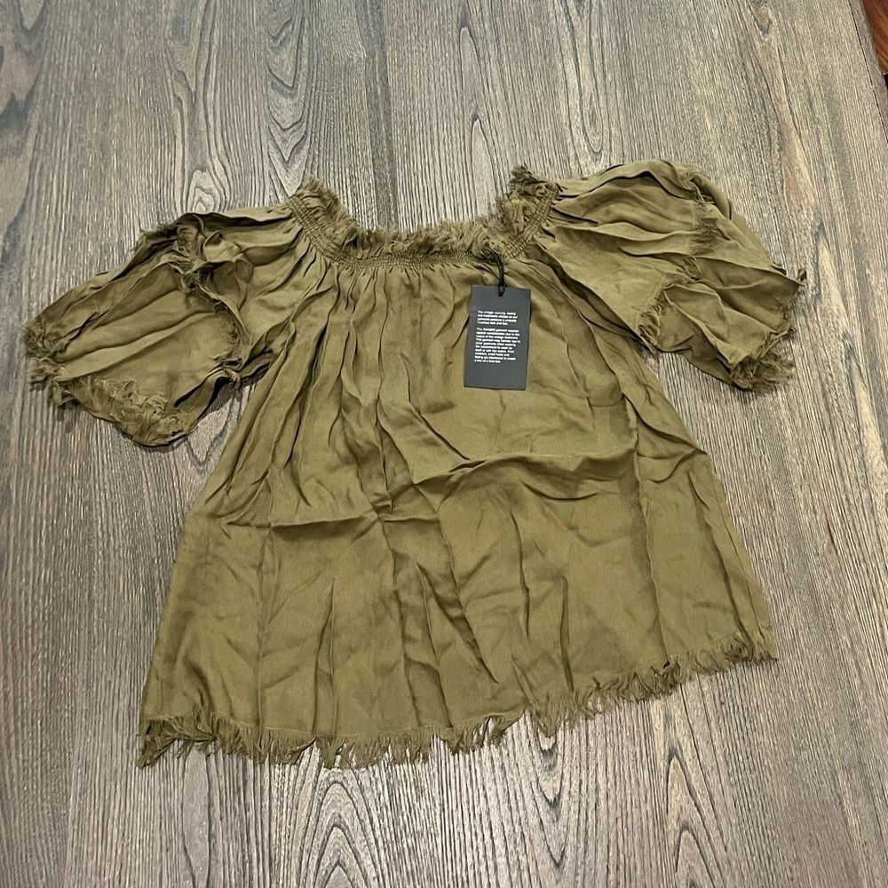 NWT Chaser Olive Green Off Shoulder Frayed Hem Top Size M